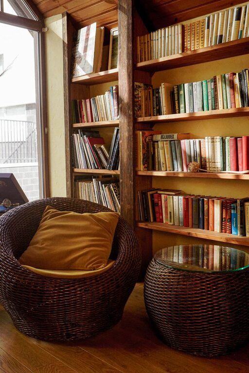 Simple Ways to Create a Cozy Reading Nook at Home